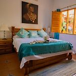 Sol Y Mar Tourist Lodging