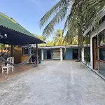 Casa Aventureros Isla Grande Colombia