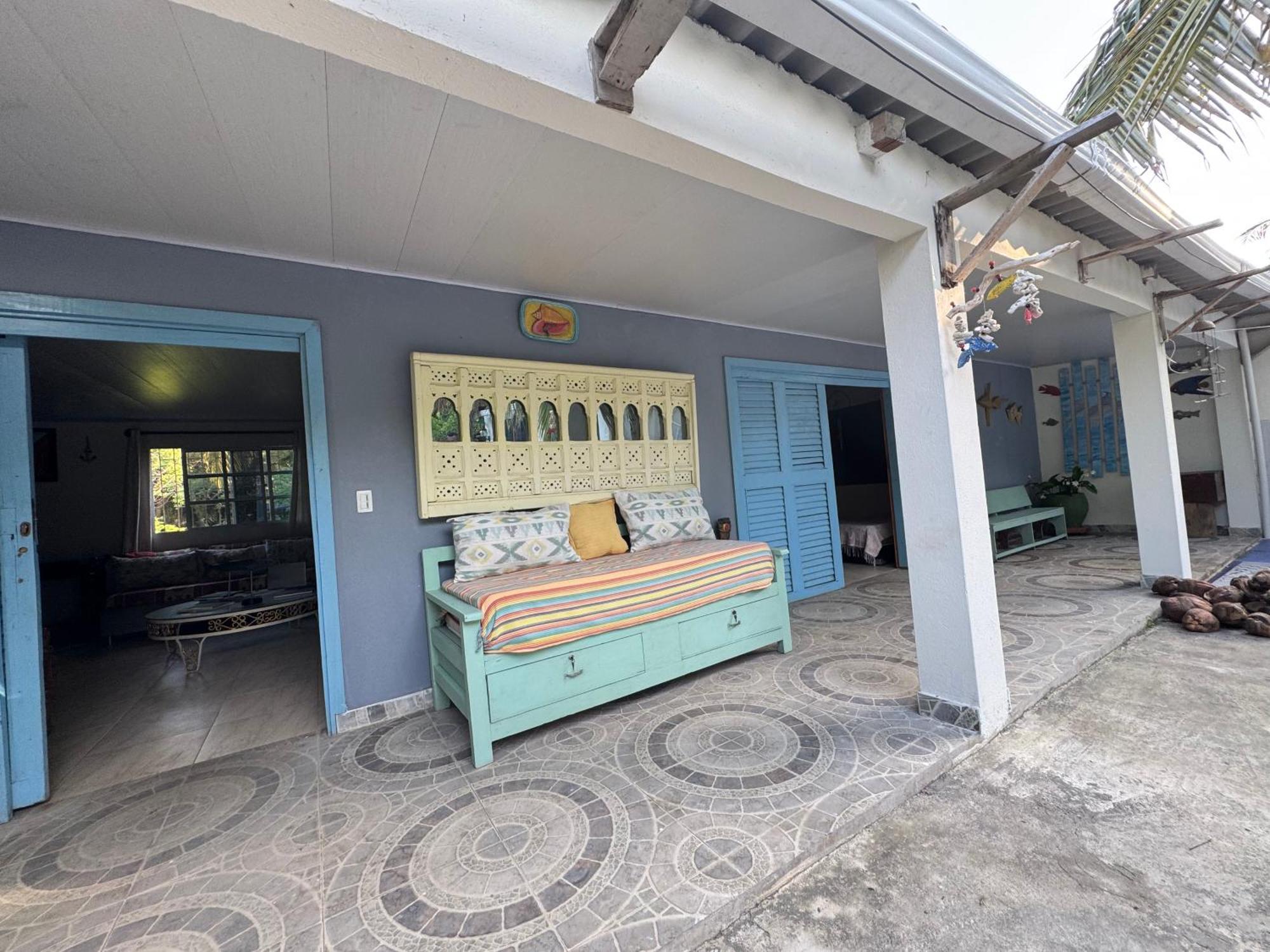 Casa Aventureros Isla Grande Colombia